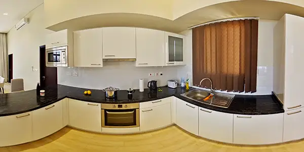 fully equipped kitchen